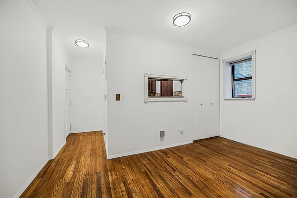 Sold by Iconic Pros Realty | media 1