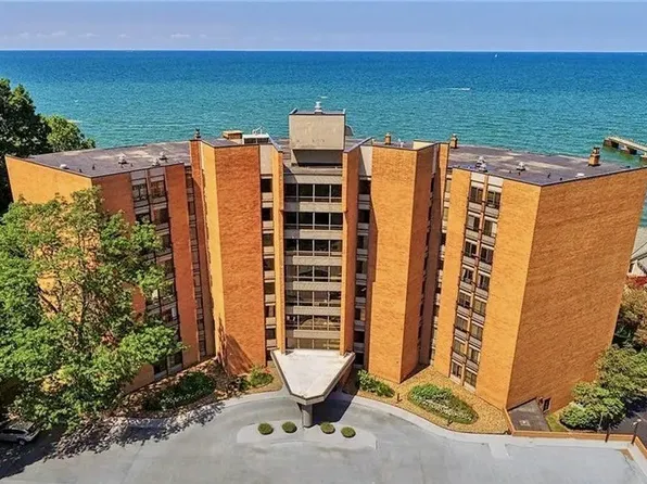22500 Lake Rd APT 406, Rocky River, OH 44116