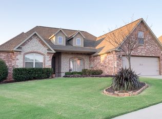 4219 W Willowbend Dr, Rogers, AR 72758