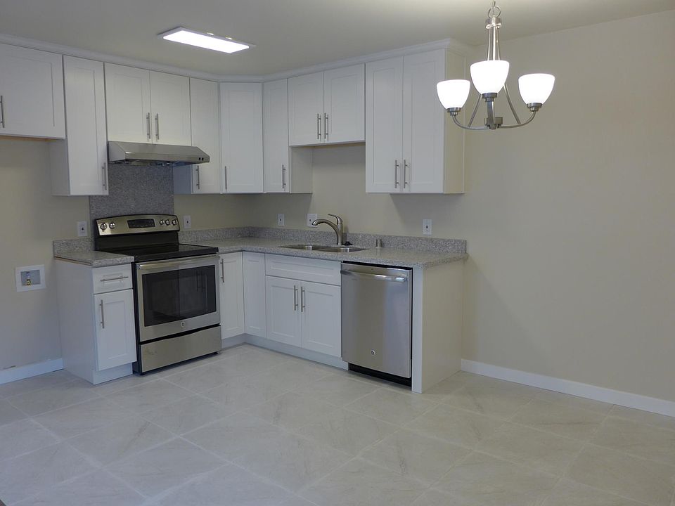1st image of 916 Gretchen Ln