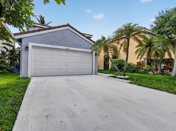 7823 Springfield Lake Drive, Lake Worth, FL 33467
