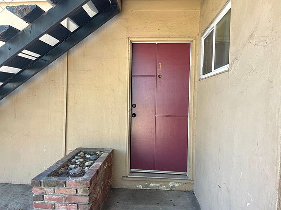 3rd image of 525 E Poplar Ave #1