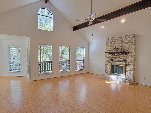 3rd image of 312 Sailmaster St