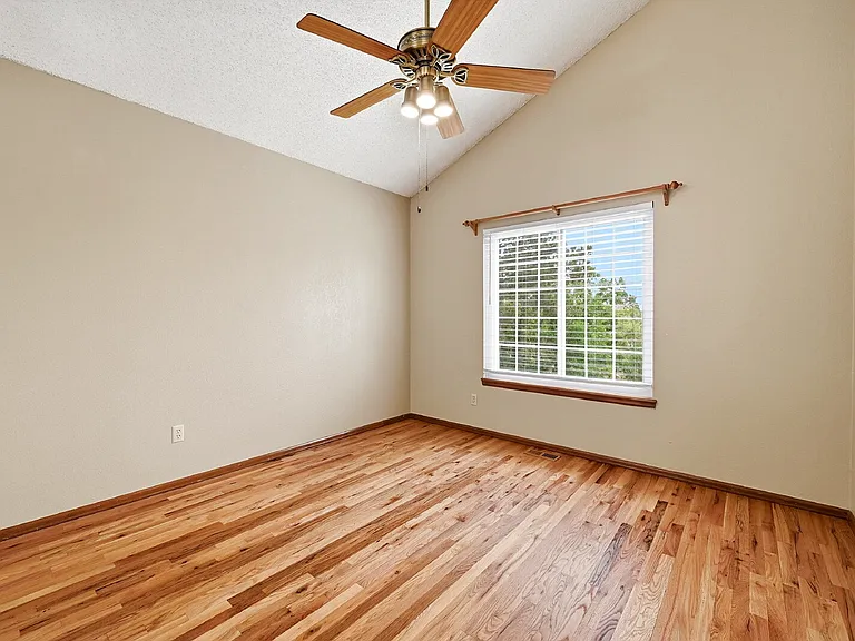 110 Mobray Ct — Photo 7