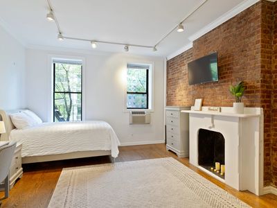 212 E 70th St APT 3A, New York, NY, 10021