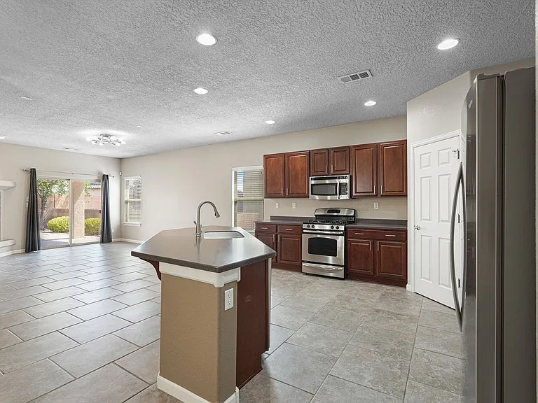 224 Valle Alto Dr NE — Photo 9