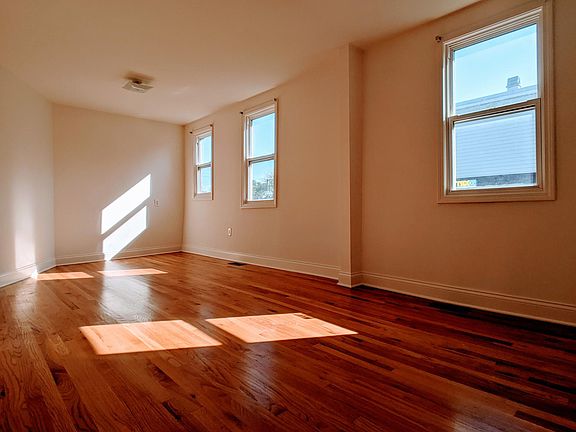 2nd image of 1937 N Whipple St #2.0