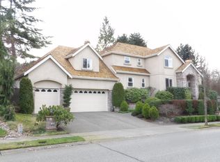 18104 NW Montreux Dr, Issaquah, WA 98027