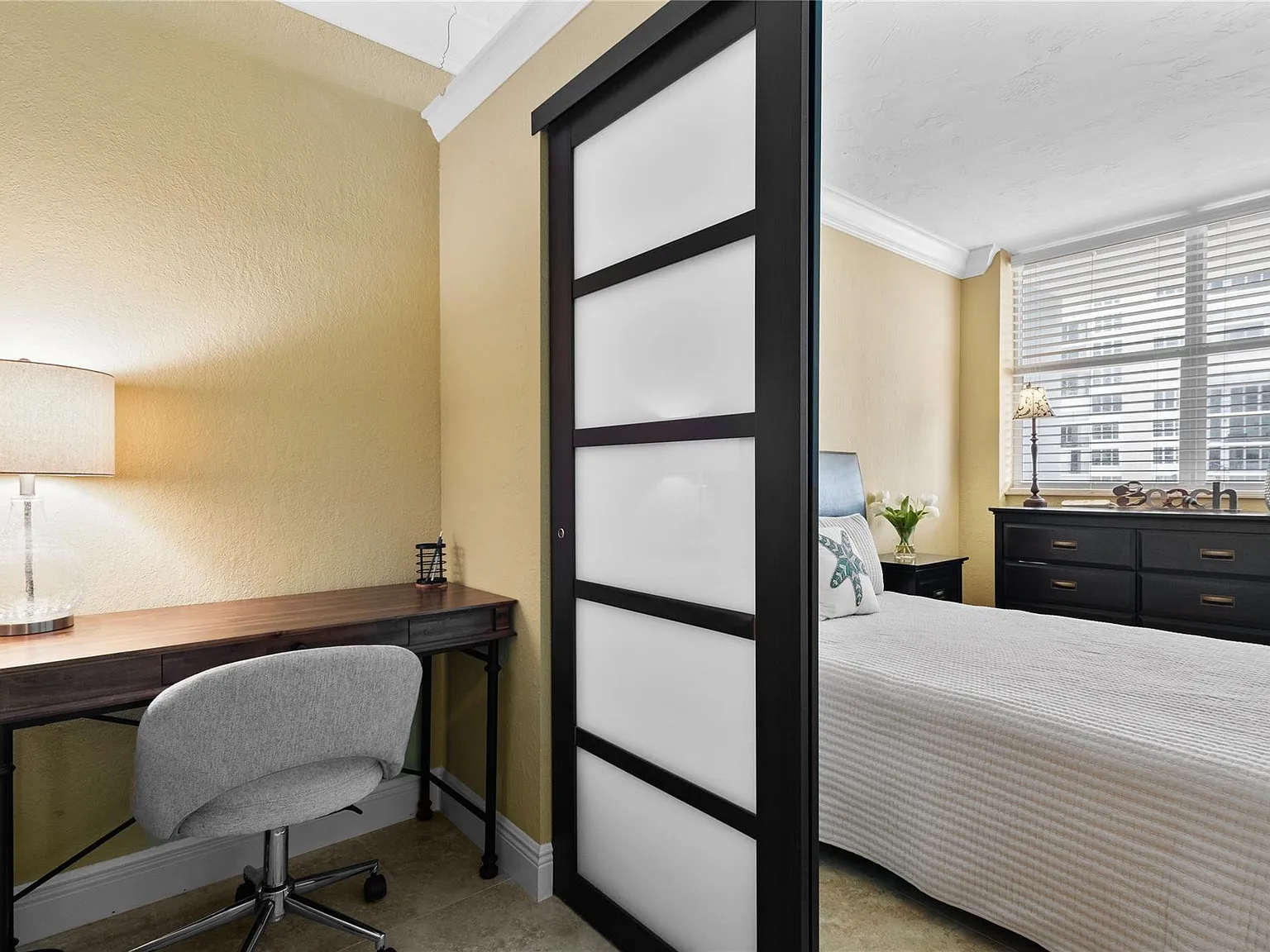 1 bed, 1.5 bath, 950 sqft, $3,800 — Photo 4