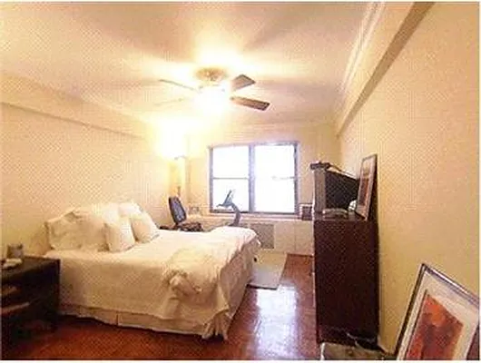 Rented by Douglas Elliman | media 16