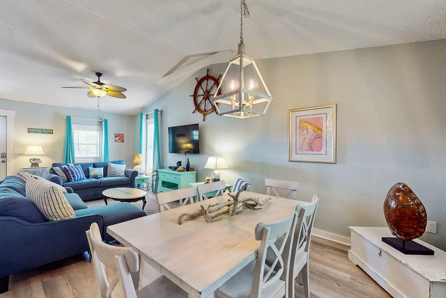 3 bed, 2.0 bath, 1087 sqft, $3,402 — Photo 2