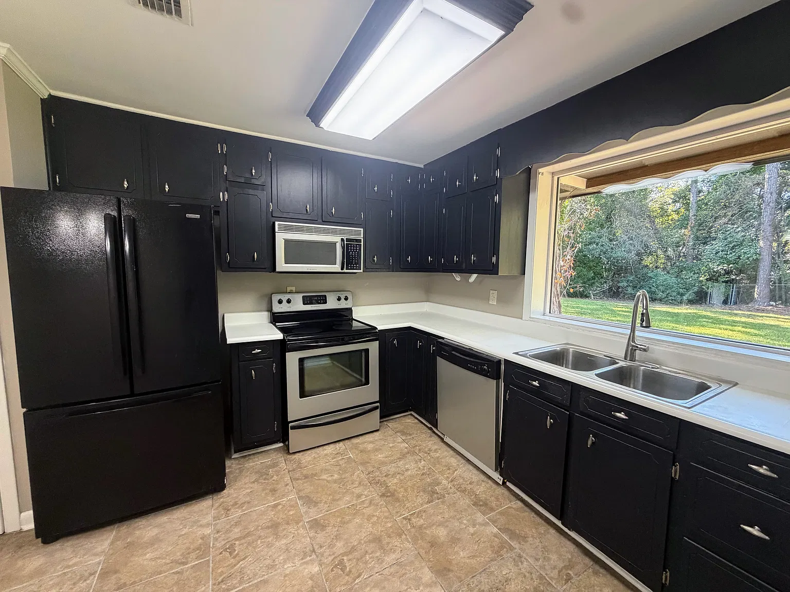 4 bed, 2126 sqft, $1,900 — Photo 4