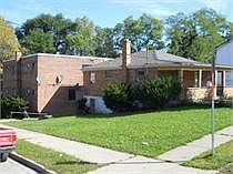 2nd image of 902 Mount Hope Ave APT 3
