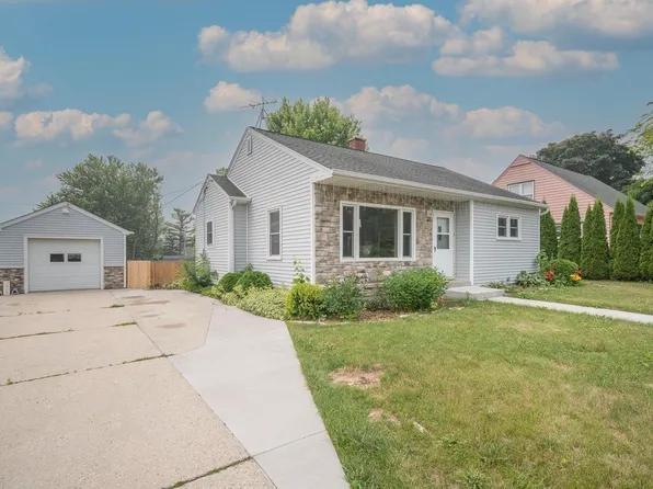 1331 Roseland DRIVE, Kewaskum, WI 53040
