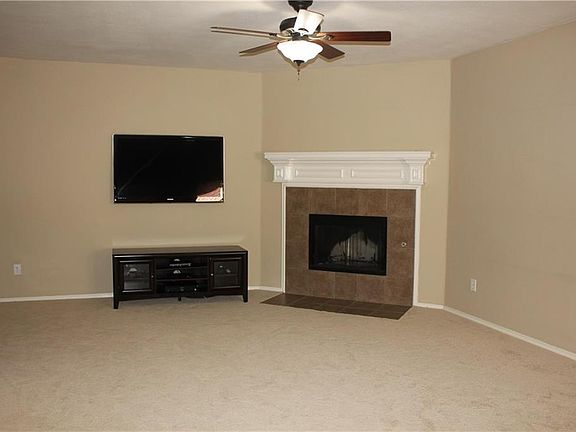 4th image of 318 Highland Valley Ct