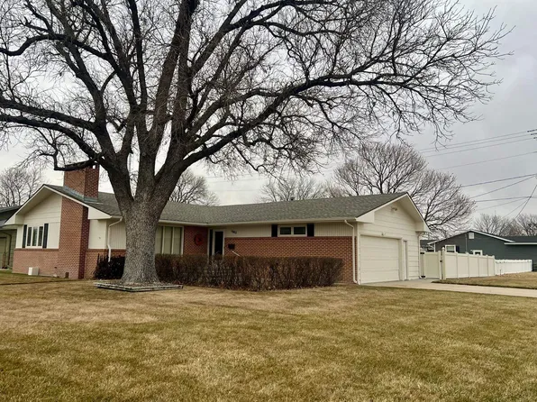 1602 Little Sioux Ln, Cozad, NE 69130