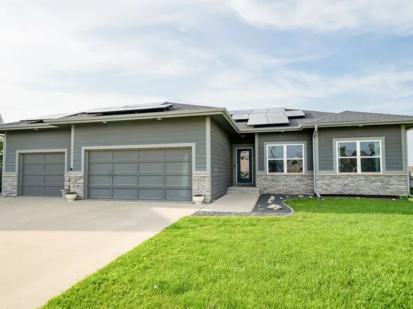 413 Valencia Ct, Norwalk, IA 50211