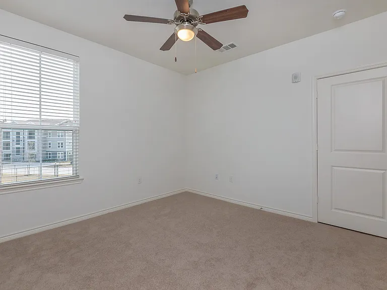 Alton Park Apartments — Photo 35