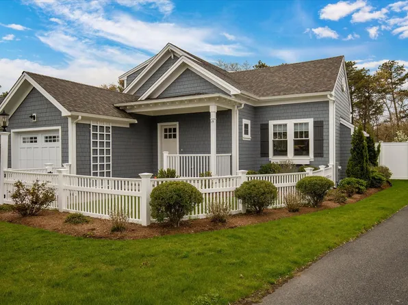 15 Rosewood Circle, Mashpee, MA 02649