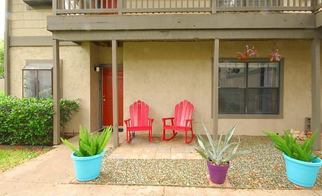 Downstairs Corner Unit