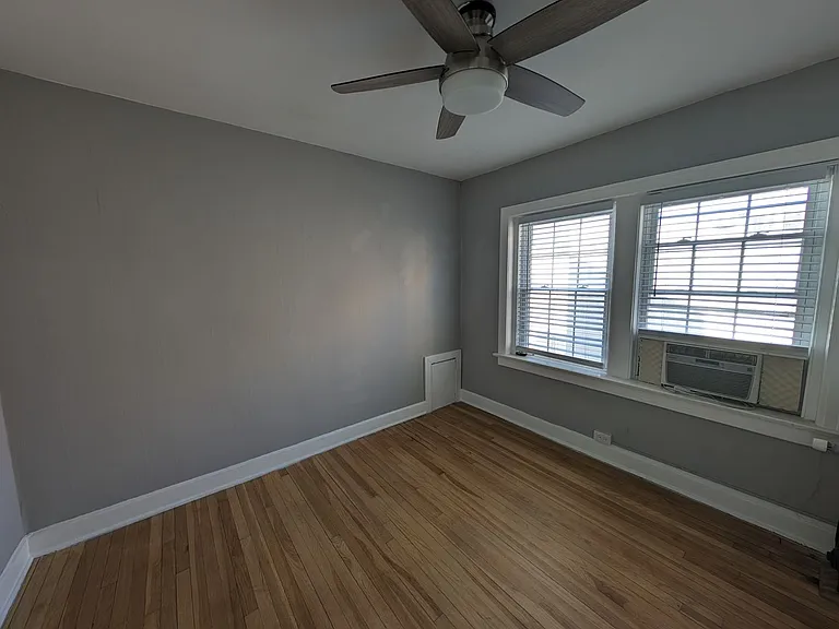 Brick House — Photo 15