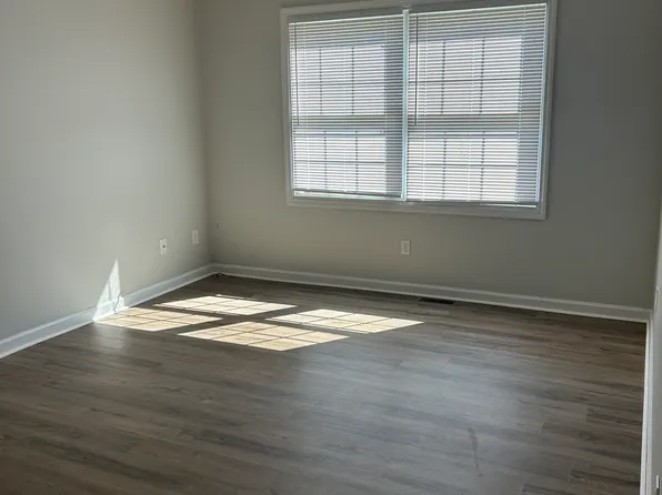 1462 Broad St #12, Elizabethton, TN 37643