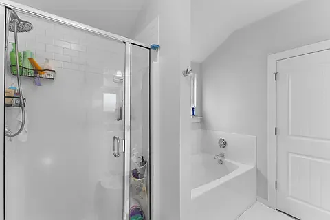 422 Lybrand St — Photo 9