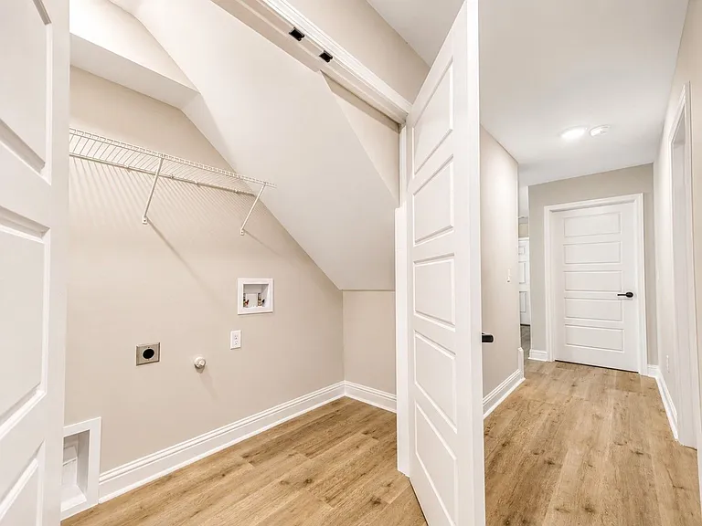 419 Madison Ave — Photo 24