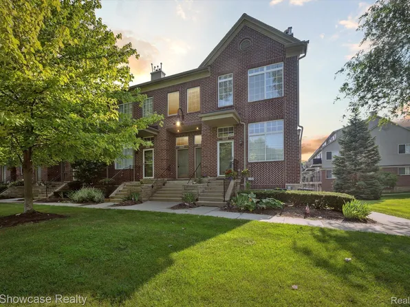 1446 Crimson Way, Walled Lake, MI 48390