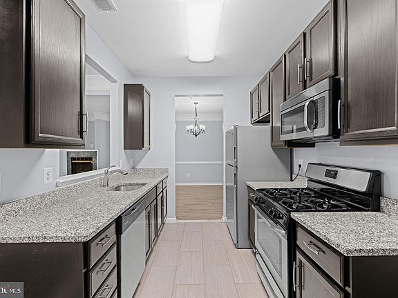 4th image of 6509 Grange Ln Unit 201