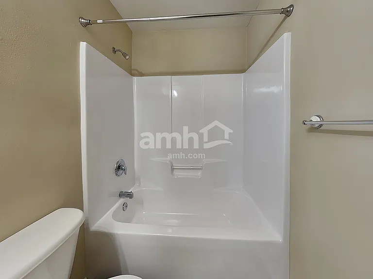 414 Woodford Way — Photo 12