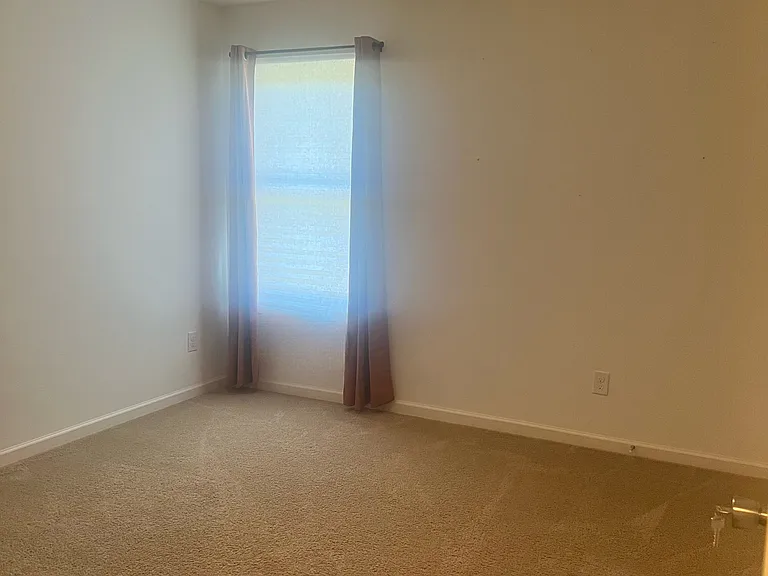4599 Woodford Cir — Photo 17