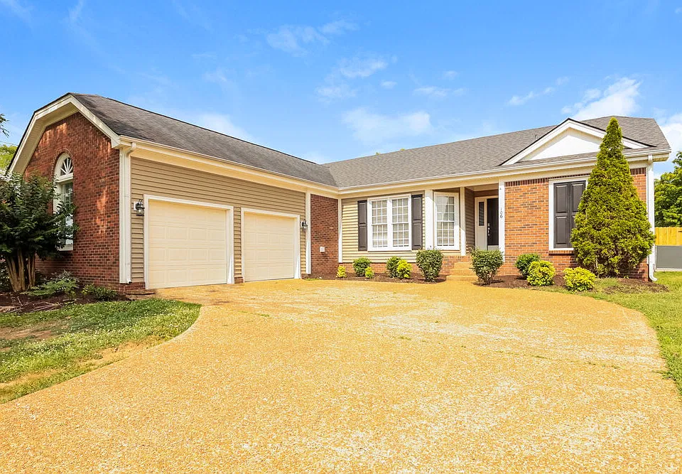 106 Devonshire Trl