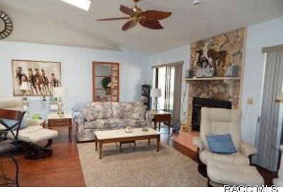 2nd image of 116 E Country Club Dr