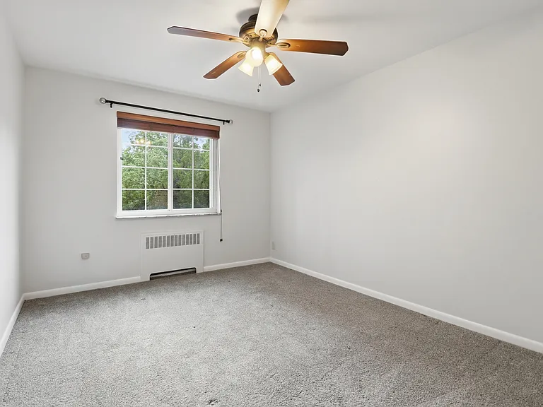 6237 Benneville St #1 — Photo 38