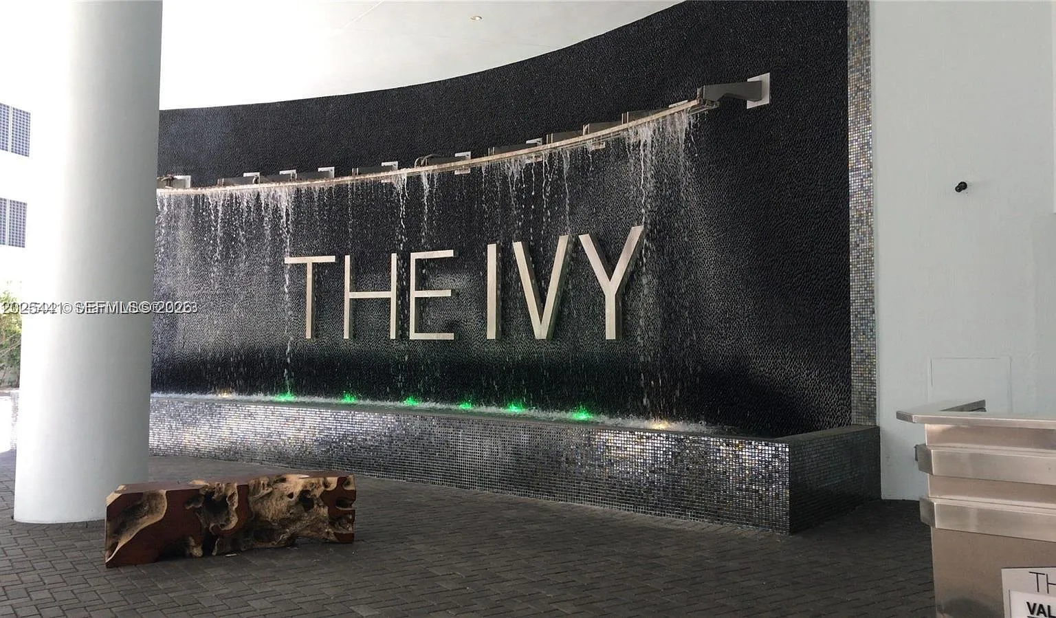Ivy Condo — Photo 2