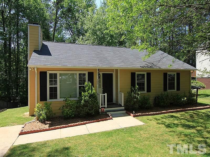1st image of 102 Winding Brook Dr