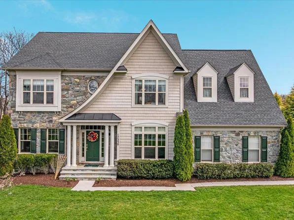 17330 Harmony Vista Dr, Hamilton, VA 20158