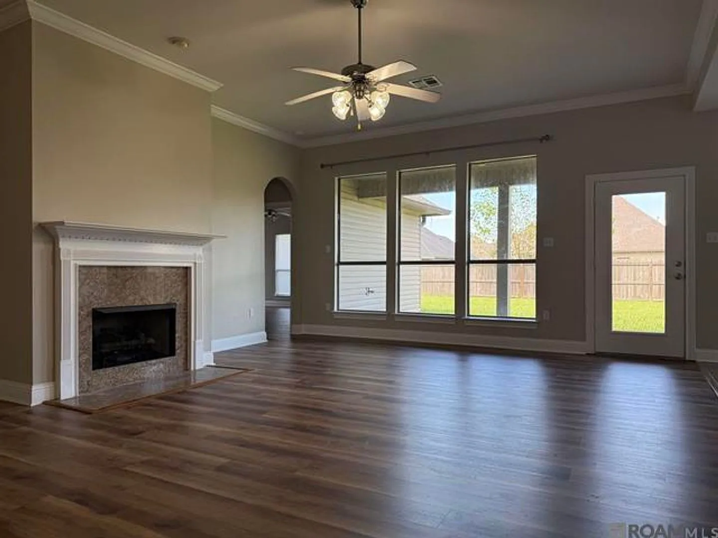 Colonial Dr 41206 — Photo 2
