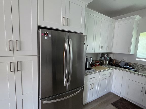 2nd image of 4598 Sheridan Rd
