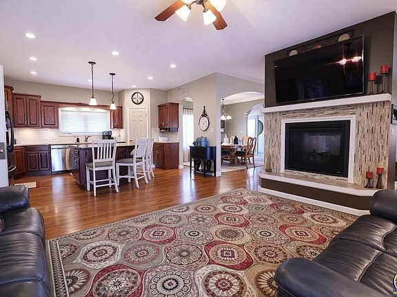 2nd image of 2141 SE Ratner Rd