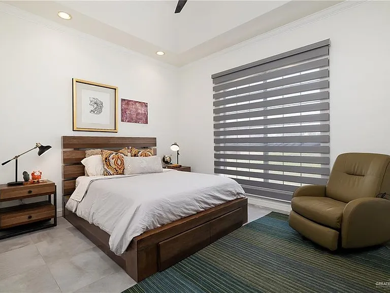 101 Sabine Ct — Photo 4