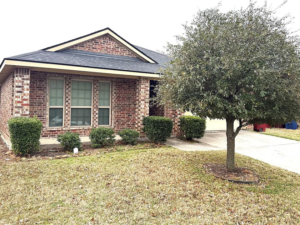 1st image of 217 Villanova Dr