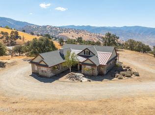 30400 Horsethief Dr, Tehachapi, CA 93561