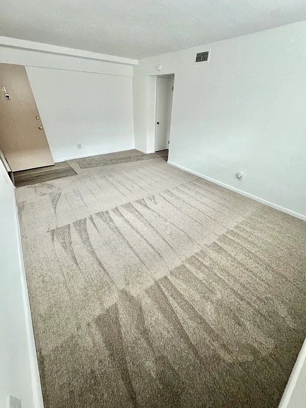 1 bed, 1.0 bath, 700 sqft, $1,195 — Photo 1