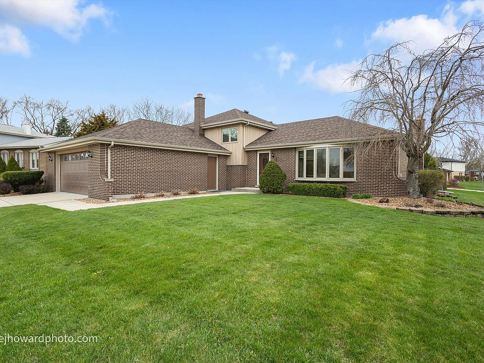 1st image of 13714 Woodridge Ln