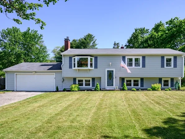 23 Ponderosa Dr, Hanover, MA 02339