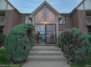 15827 Balfour Dr, Macomb, MI 48044