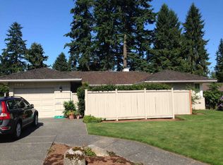 7535 Fairway Dr NE, Seattle, WA 98115