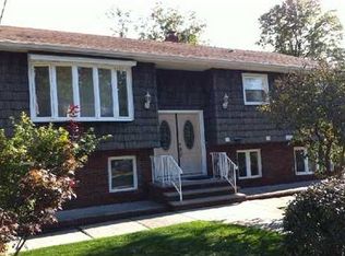 365 Maplewood Ave, Colonia, NJ 07067